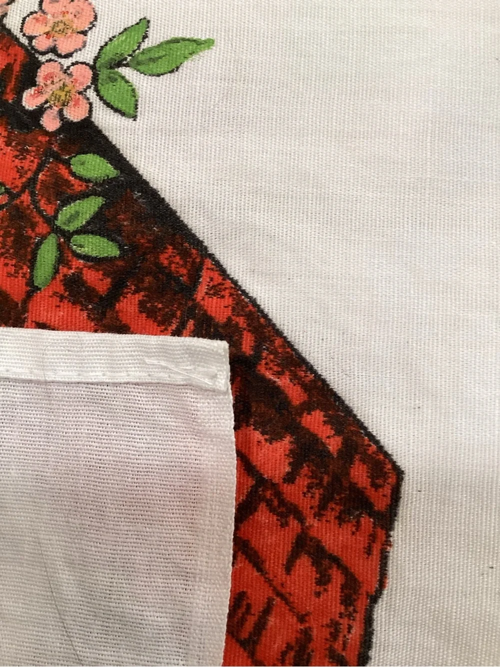 Vintage Floral Wishing Well Cotton Tablecloth 42”X42”